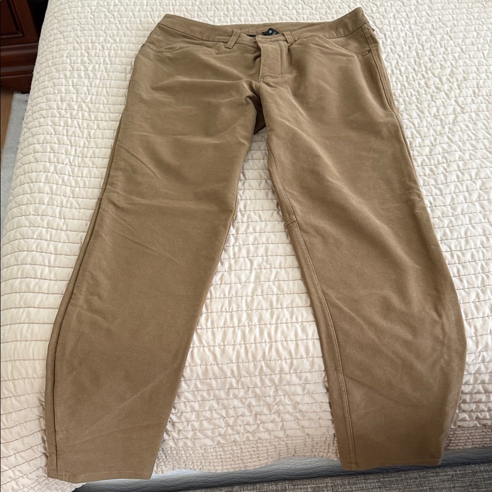 lululemon athletica Men's Skinny Jeans in Tan